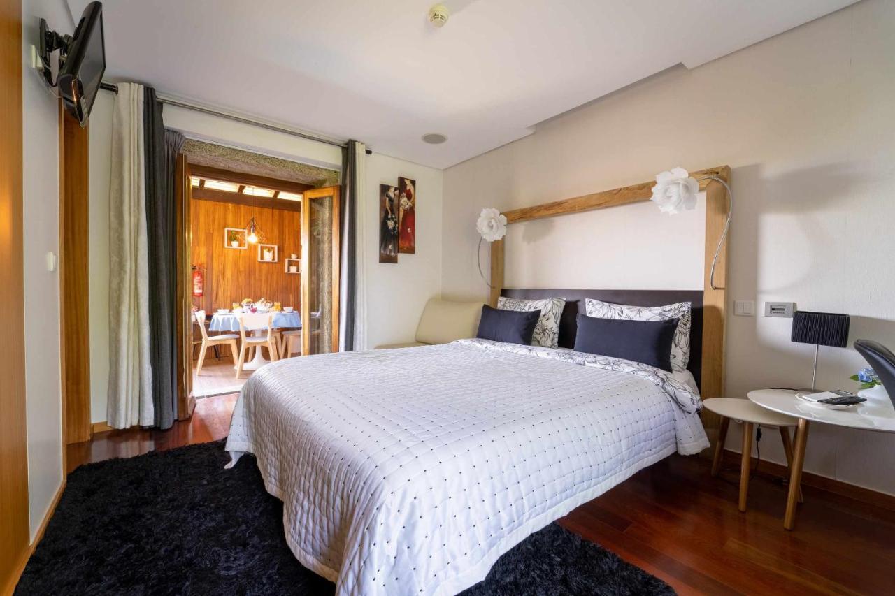 Casas Casal Do Carvalhal - Agroturismo Amares Exterior photo
